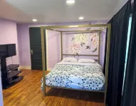 Uptown Bungalow - Boutique