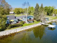 Lilly on Lake Charlevoix - 2-Sterne