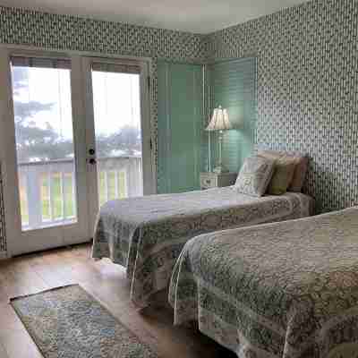 Beachfront home directly across from beach & park! Close to everything! Rooms