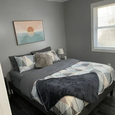 Lovely 3 Bedroom, Close to Everything!!