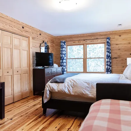 Cabin 82 - The Marshall - 6 bedrooms, sleeps 12, minutes from downtown Lexington