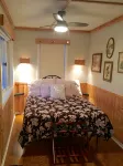 Tiny House in the Mountains- waterfall, jacuzzi and stunning farm views - 3성급