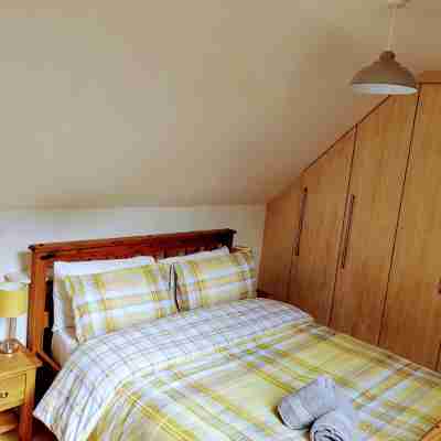 Apiary Apartment (Private Balcony & 2mins to Sea) Rooms