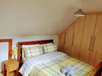 Apiary Apartment (Private Balcony & 2mins to Sea) - พร้อมWifi
