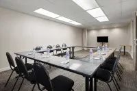 Travelodge by Wyndham Fort McMurray - parking