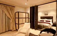 L'Eola Suites - 4-Star
