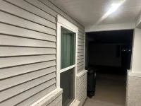 New Luxury Styled Cottage Home with TV in each room. - 3-Star