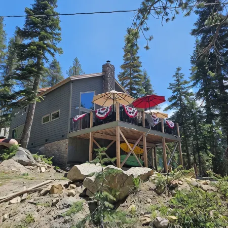 Rustic cabin in the Shaver/Huntington lake area