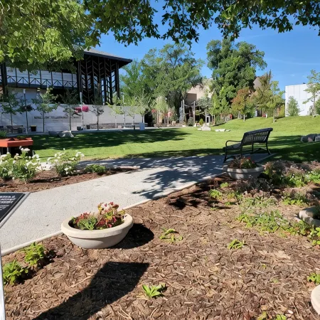 Spacious 2 Bedroom Apartment in Historic Downtown