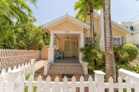 Bottoms up Bungalow - Perfect  2 Bed/2 Bath Private Pool - Private Pools