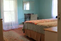 Comfortable Two-Story Family Home in Picturesque Small Town USA - Wifi
