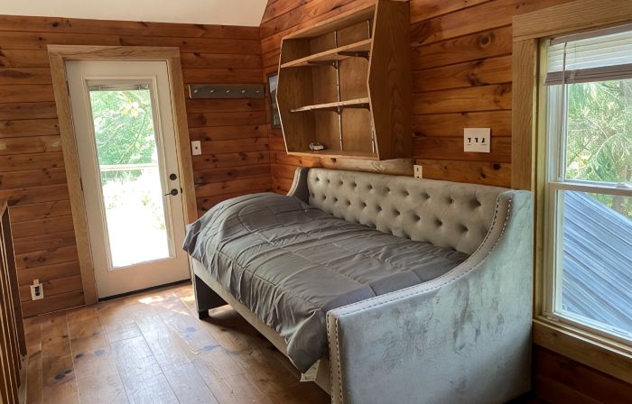 Cabin in the woods. Minutes to Watkins Glen State Park, Racetrack & Wine Trail!