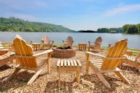 Escape to “Studio A Lake, Pool, Splash Pad, Hot Tub, Kayaks, Fire Pit, Etc - Homestays
