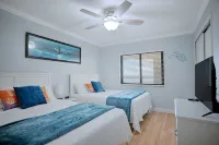 Best direct ocean view! Newly renovated condo w/ pool - 4 ดาว