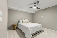 Cottage on Clay - Downtown CF New Construction! - 4-Sterne