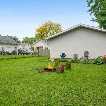 Family Getaway 2BR/2BA with Sauna - Air Hockey - Bar