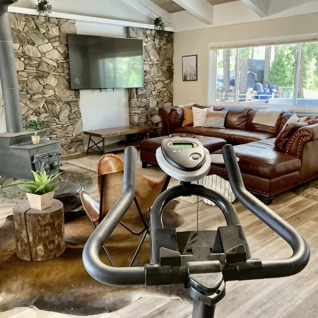 Multi-Family Vacation Bliss -Walk to Beach & Nature Trails Pet OK