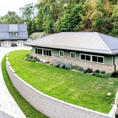3Br Remodeled Ranch Style Home Close Downtown.  Quiet and Peaceful