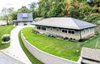 3Br Remodeled Ranch Style Home Close Downtown.  Quiet and Peaceful - Boutique