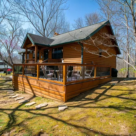 Red Leaf Lodge Peaceful  Cabin for 6  with Hot Tub & Flat 35'x 20' Parking Pad