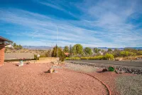 Mingus Mountain Vista: Views, Shopping, Relaxation. 20 Minutes to Sedona - Homestays