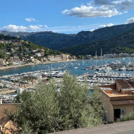 Beautiful apartment  with fantastic sea views, wi-fi and private parking