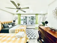 Experience Luxury, Leisure, and Lakefront Living for the Whole Family. - Wifi