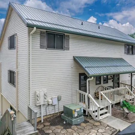 Modern Condo Located in the Resort Village of Seven Devils. Great Views!