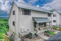 Modern Condo Located in the Resort Village of Seven Devils. Great Views! - Family