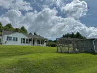 Farmhouse with Amazing Views, Enjoy the Peacefulness of Living on a Farm - 2-Star