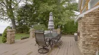 Stunning Luxury lakefront House on Oneida Lake with hottub, firepit and Gameroom - 4 tähden