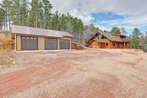 Custom Black Hills Log Home w/views, Secluded, Only 12 miles to Mt Rushmore! - Gym