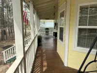 COZY PRIVATE COTTAGE CLOSE TO THE LAKE - Homestays