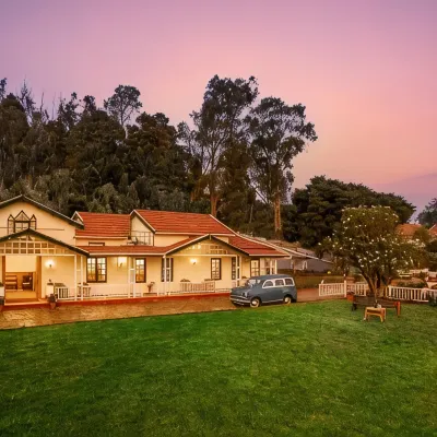 自然度假村及住宿的玫瑰木 鄰近烏堤火車站（Ooty Railway Station）的酒店