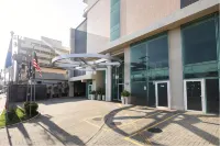 Ramada by Wyndham Macae Hotel & Suites - موقف سيارات