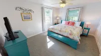 Charming 4-bed cottage with hot tub and stunning lake views in beautiful Logan. - 3-Star
