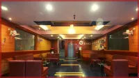 湯加維拉克斯飯店 - 酒吧