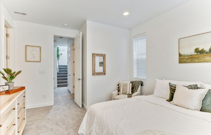 Modern 4BR Home, Rooftop Patio, Mountain Views