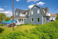 The Lighthouse Inn & Suites - Parking