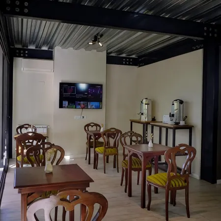 718 Rufino Petit Hotel