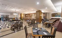 ARTOTEL Suites Aquila Bandung - Frühstück