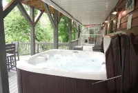 Near Wcu~Fire Pit~Hot Tub~Game Room~River Front! - Pet friendly
