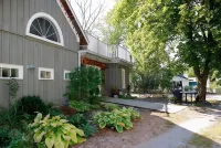 Emilyville Inn Hotels in Trent Hills