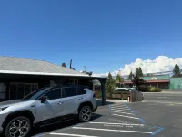 Western Village Inn-Newly Renovated - parking