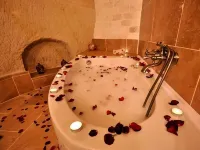 Has Cave Konak Hotels in Dereler