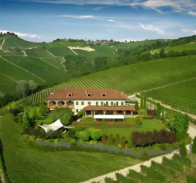 Cascina Baràc Hotels in Alba