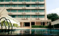 Avana Laem Chabang Boutique Hotel - Rooftop Pools