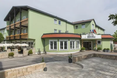 Hotel & Gasthof Richard Held فنادق في Barbing