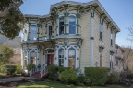 McCall House Boutique Hotel