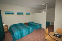 Whitsunday on the Beach Hotels near Airlie Beach Lagoon
